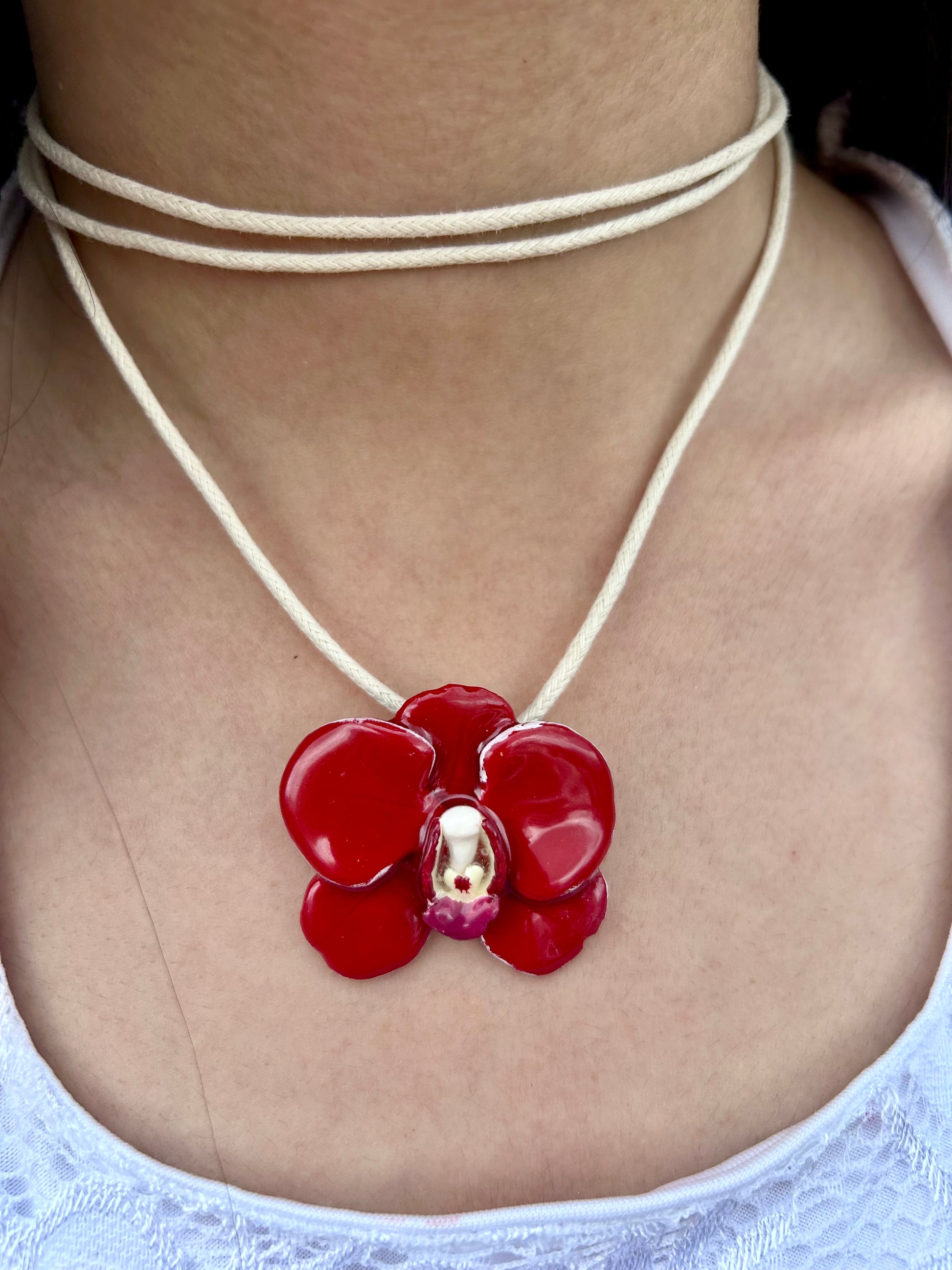 Collar Orquídea Roja
