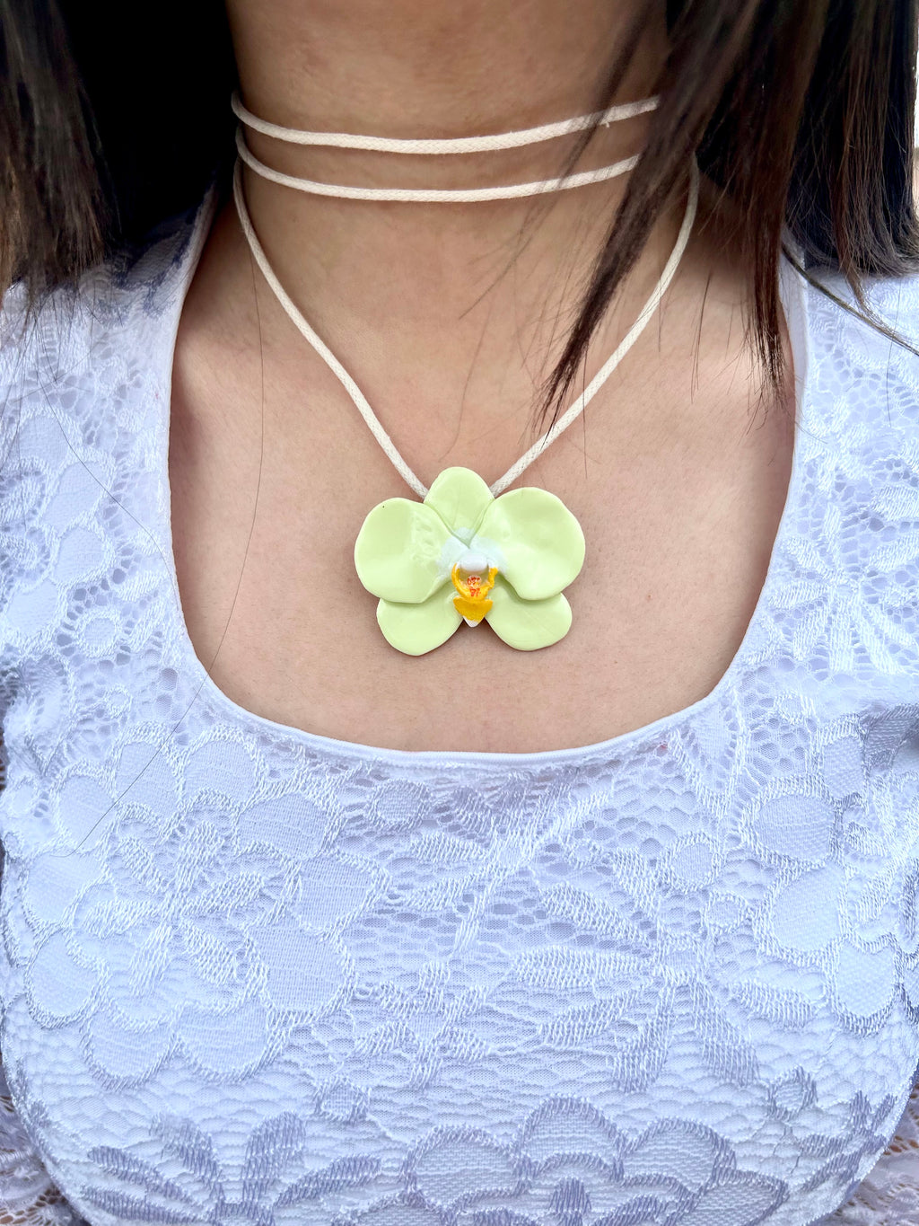 Collar Orquídea Verde Pastel